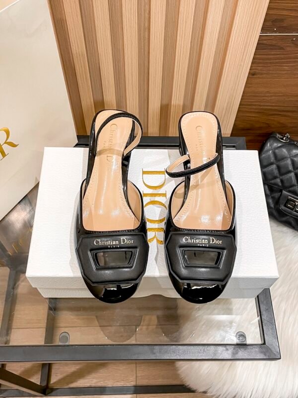 CD Dway Heeled Sandals – Sandalen