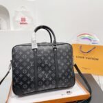 LV Porte-Documents Voyage Monogram Eclipse – Tasche