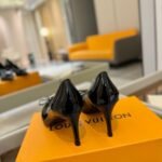 LV Call Back Pump – Heels – Red