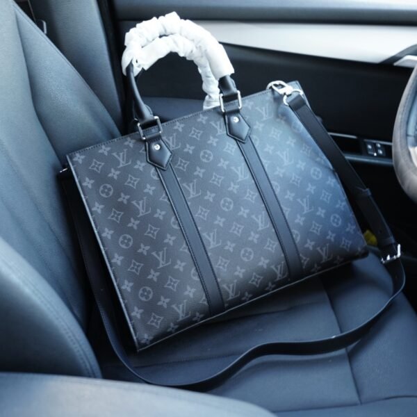 LV Porte-Documents Voyage Monogram Eclipse - Bag
