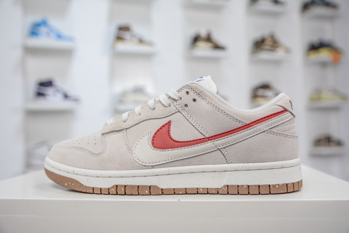 NK Dunk Low SE Pure Platinum/Red - Sneakers