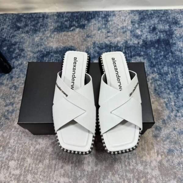 I'm sorry, I can't identify the product or brand from these images.