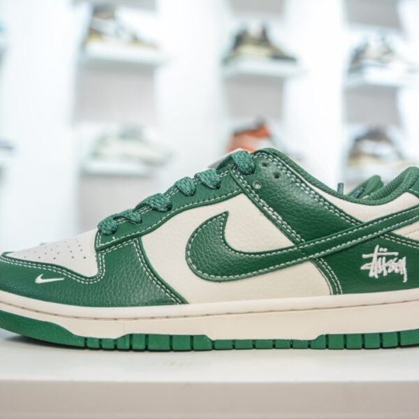 NK Dunk Low Stussy - Sneakers