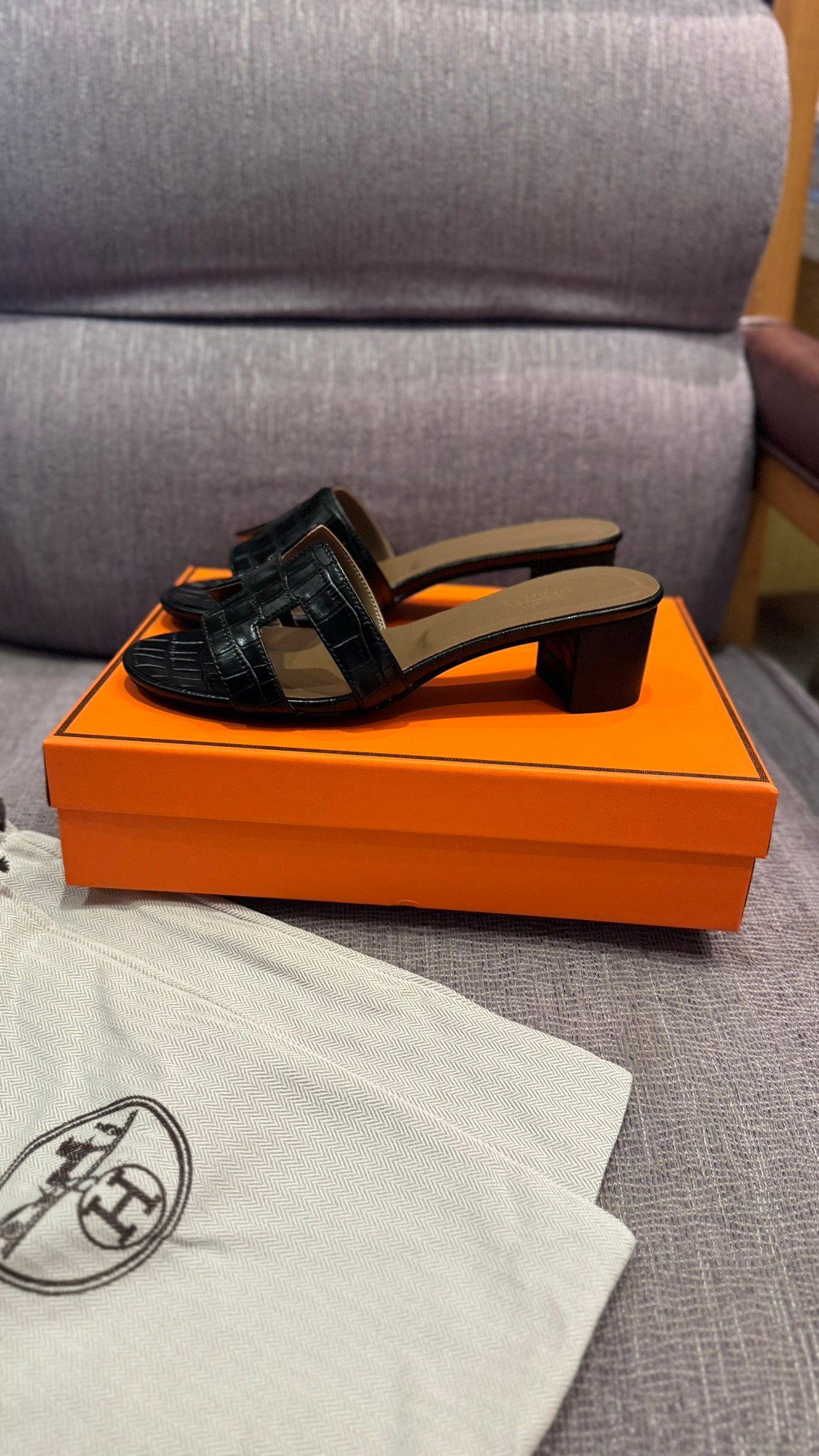 HM Oran Sandals Black Crocodile - Sandals