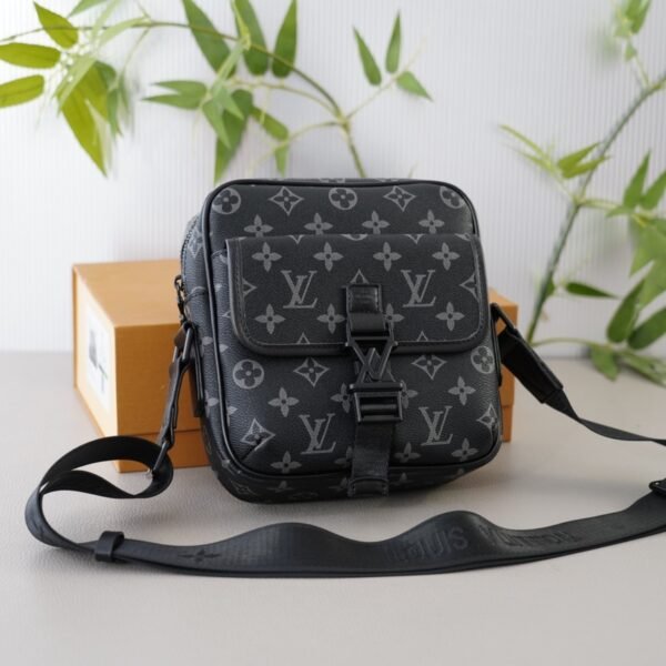 LV Outdoor Messenger - Bag