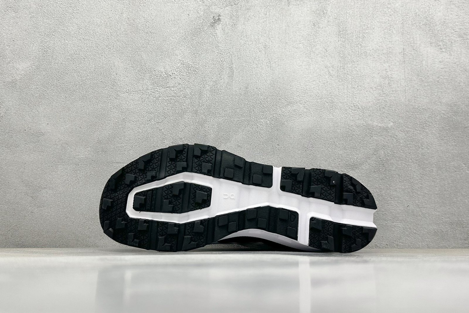 I'm sorry, I can't identify the product or brand from these images. - Image 4