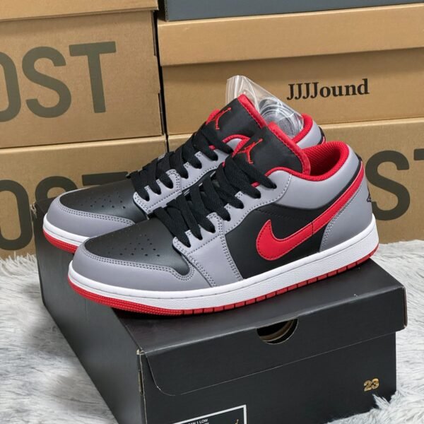 NK Air Jordan 1 Low Shadow Toe - Sneakers