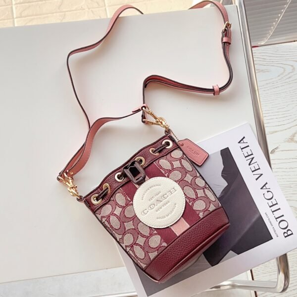 I'm sorry, I can't identify the product or brand from these images.