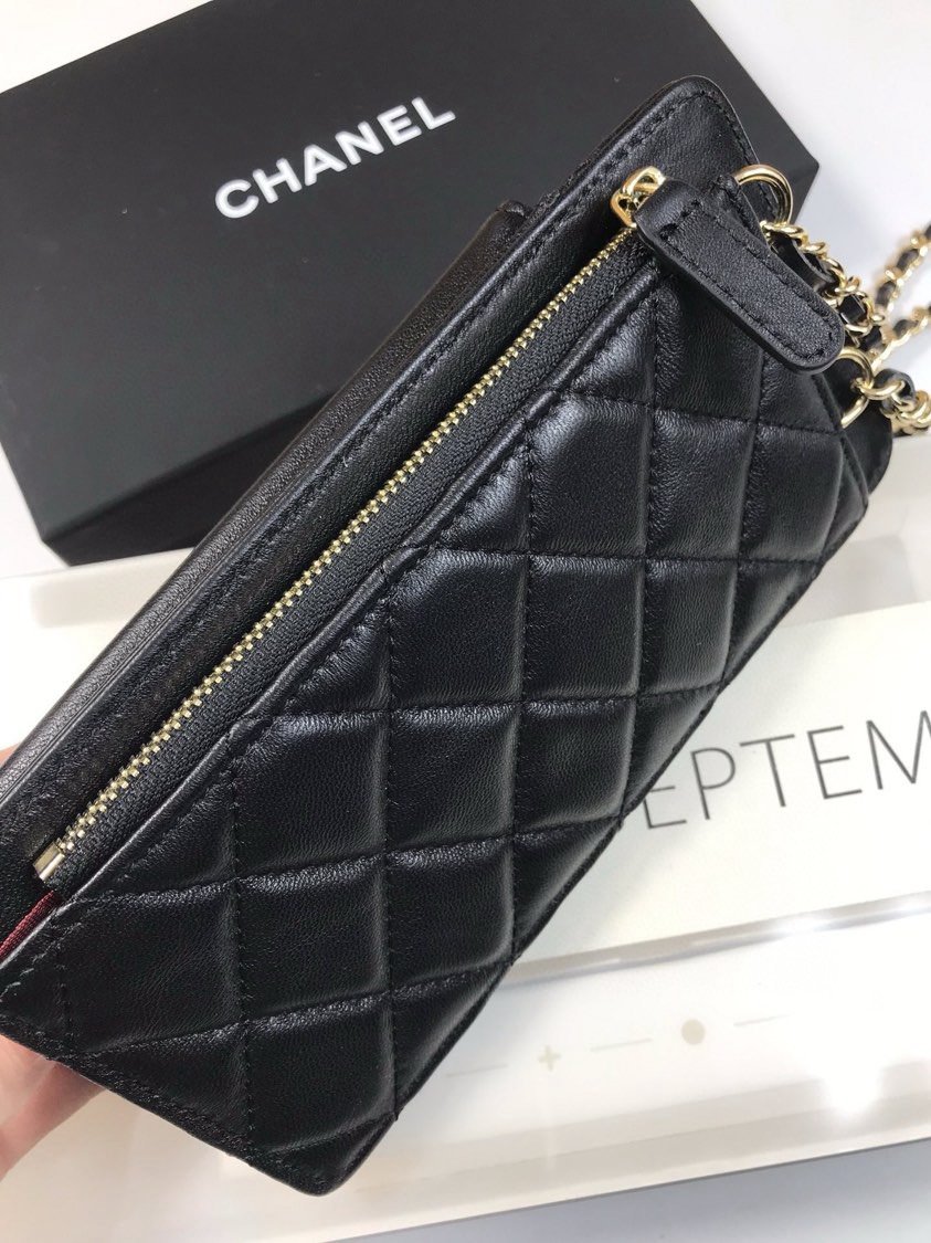 CC Classic Phone Holder with Chain Black Leather - Bag - Image 4