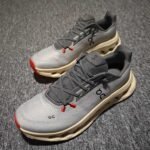 ON Cloudstratus – Sneaker – Cuoio