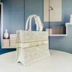 CD Book Tote – Borsa – Oro