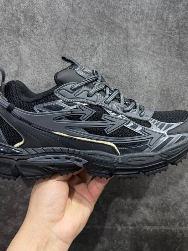 OW Arrow Runner Black/Grey – Sneaker