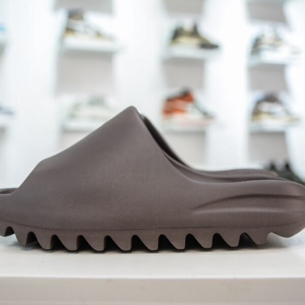 AD Yeezy Slide - Slides