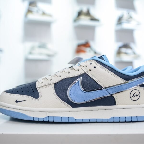 NK Dunk Low x Fragment Design - Sneakers