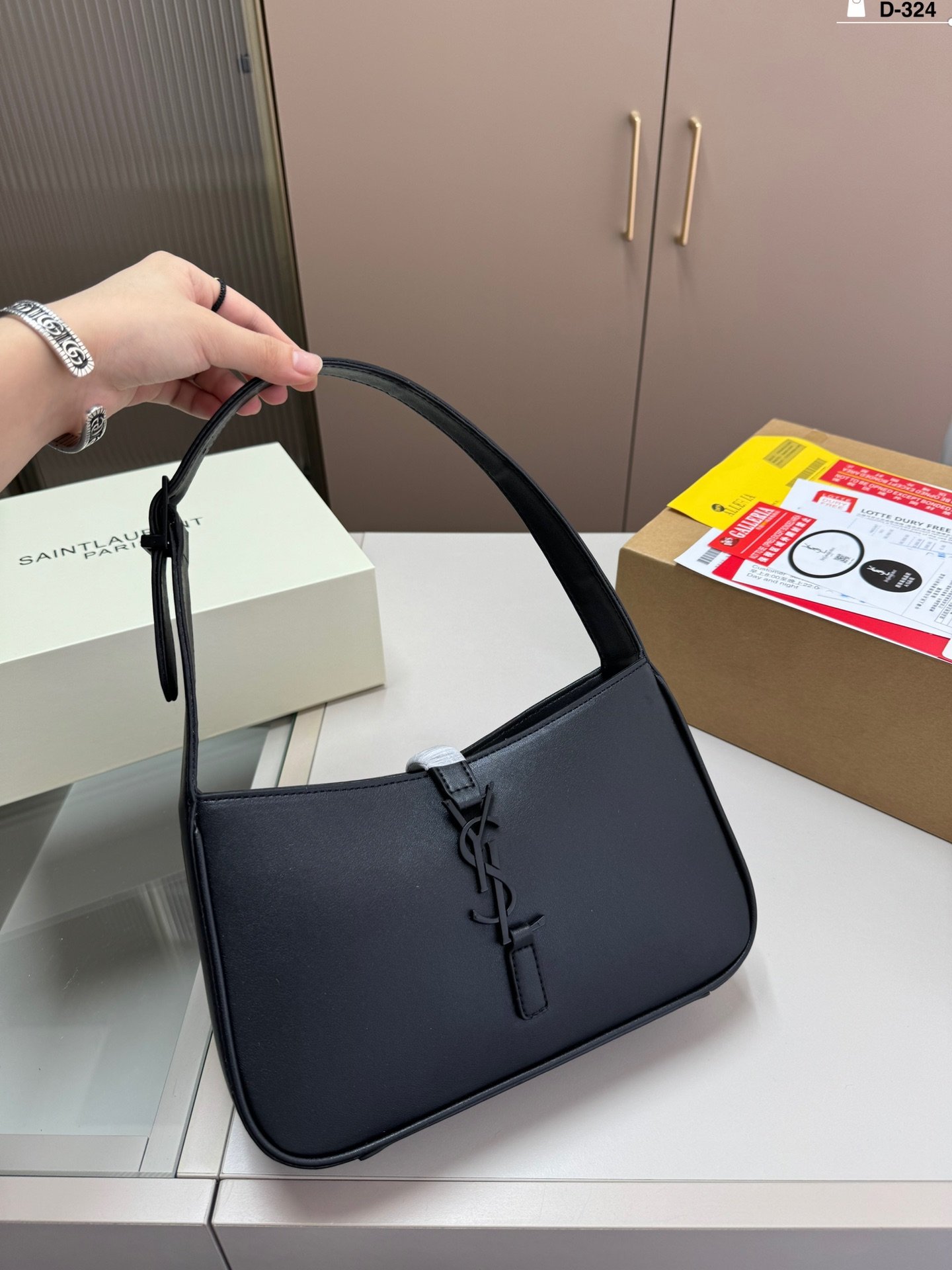YSL Le 5 à 7 Hobo - Bag - Image 5