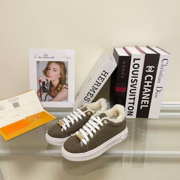 LV Time Out Shearling - Sneakers