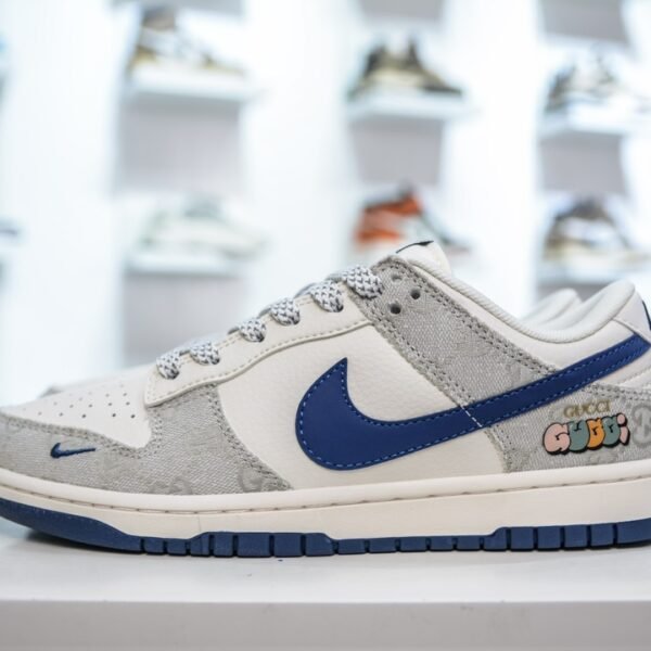 NK Dunk Low x GG - Sneakers
