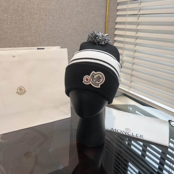 MCL Grenoble Pom Pom Beanie Black/White - Hat