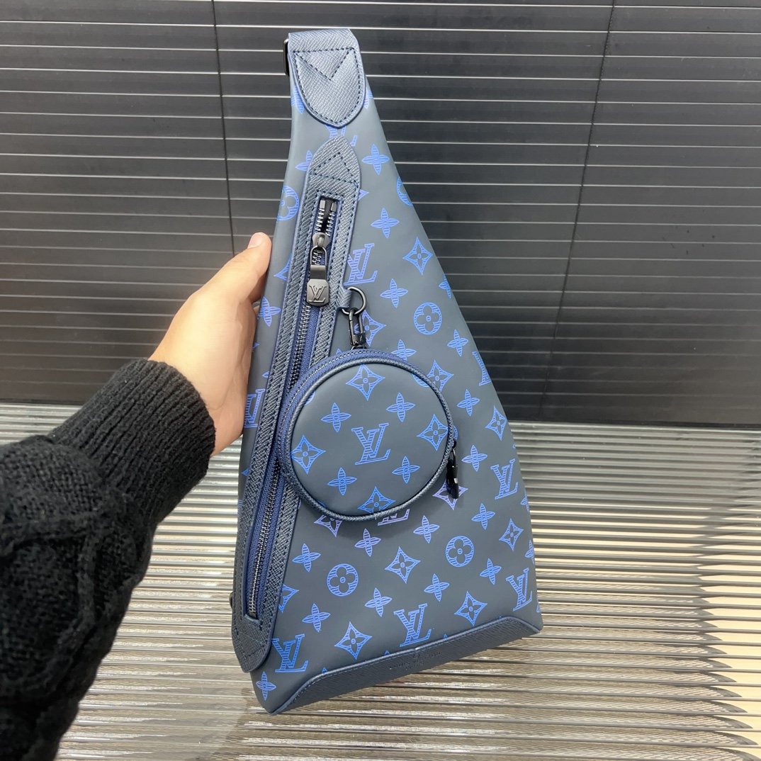 LV Outdoor Messenger Monogram Eclipse Blue - Bag - Image 2