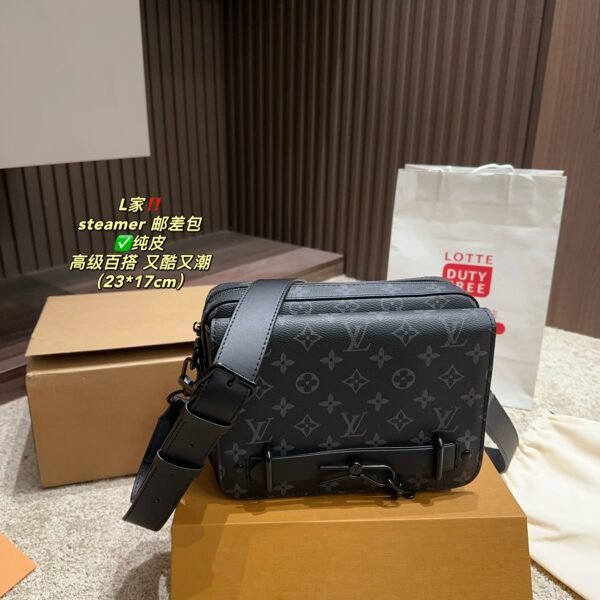 LV Steamer Messenger - Bag