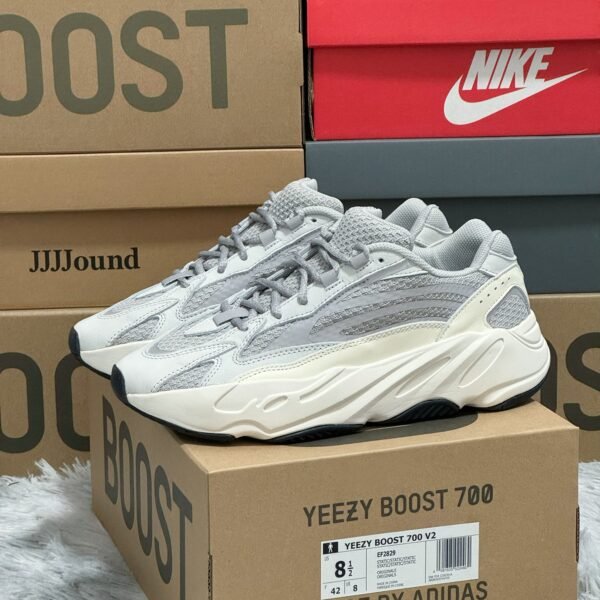 AD Yeezy Boost 700 V2 42 Static - Sneakers