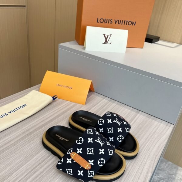 LV Waterfront - Slides