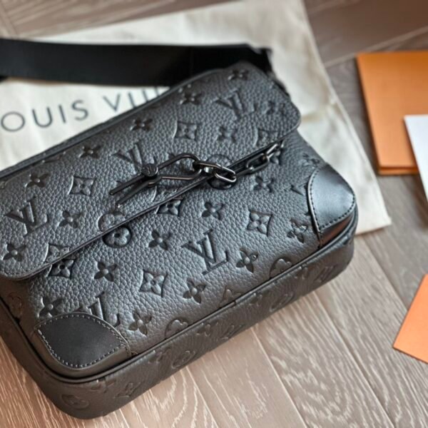 LV Outdoor Messenger - Bag