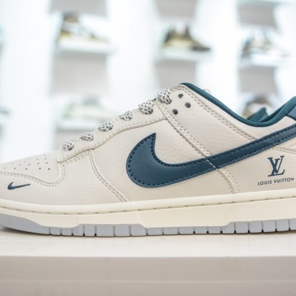 NK Dunk Low x LV - Sneakers