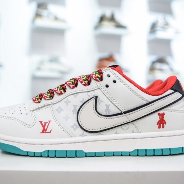 NK SB Dunk Low x LV - Sneakers