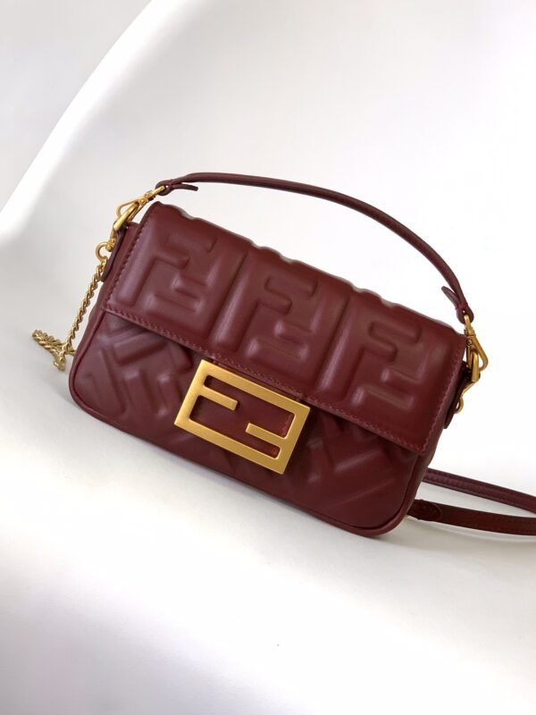 FD Baguette – Bag – Gold