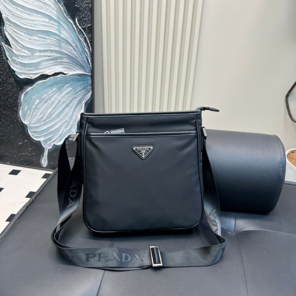 PR Re-Nylon Messenger Bag Black Nylon - Bag