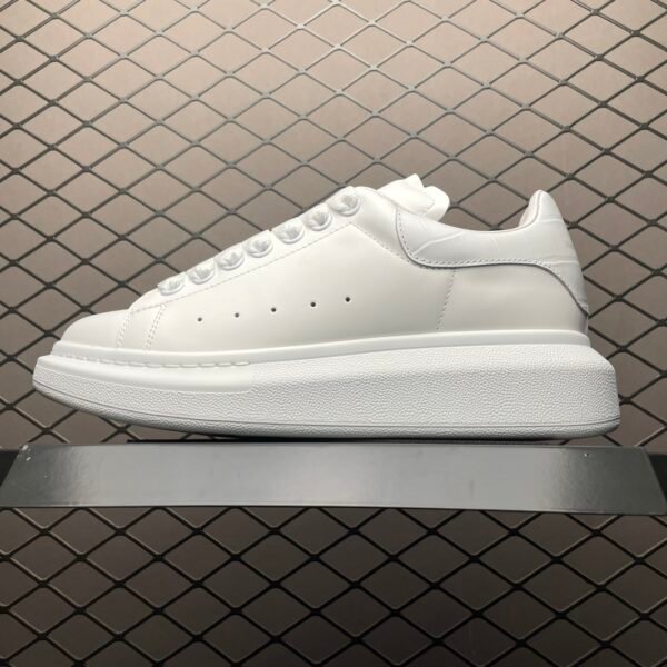 AMQ Oversized Sneakers - Sneakers