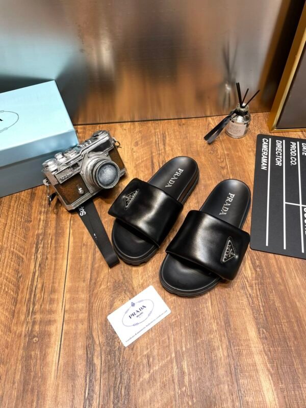 PR Logo Pool Slides Black Leather – Slides