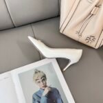 LV Madeleine Pump – Heels