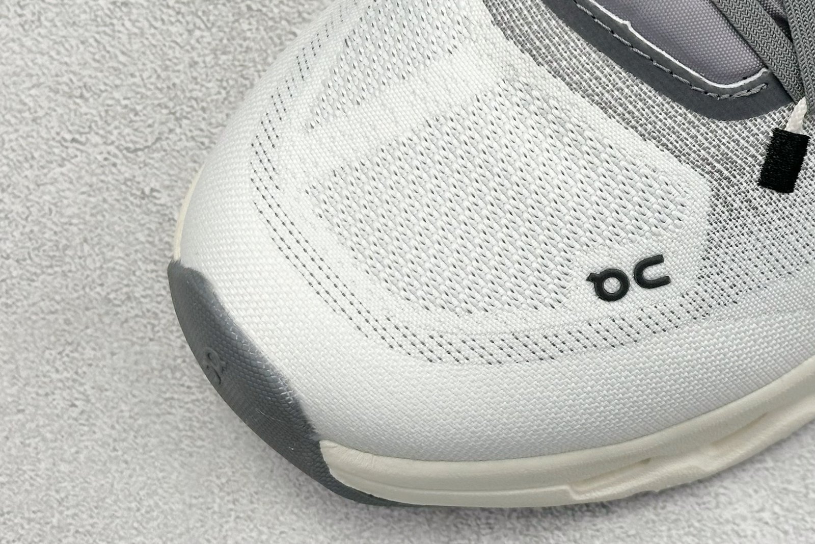 I'm sorry, I can't identify the brand or model of this product. - Image 7