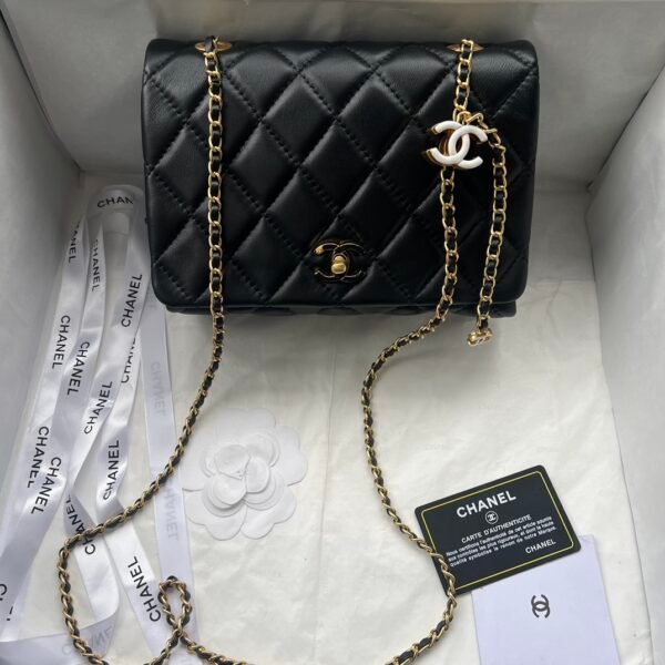 CC Classic Flap Medium Black Caviar - Bag