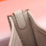 HM Evelyne – Borsa