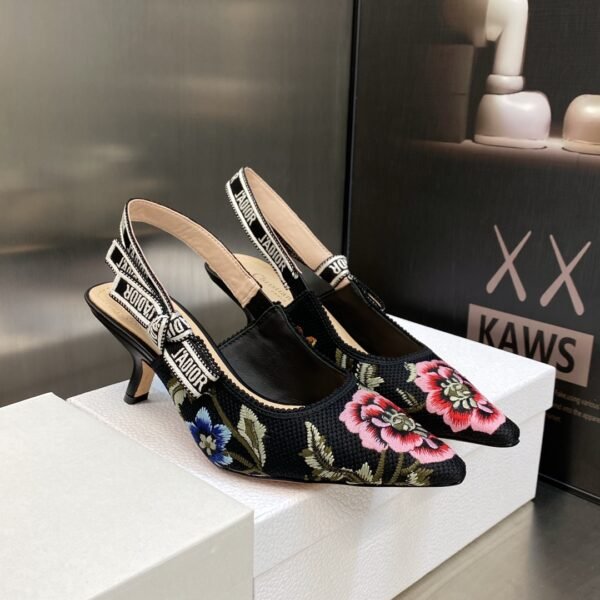 CD J'ACD Slingback Pumps Floral Embroidery - Heels