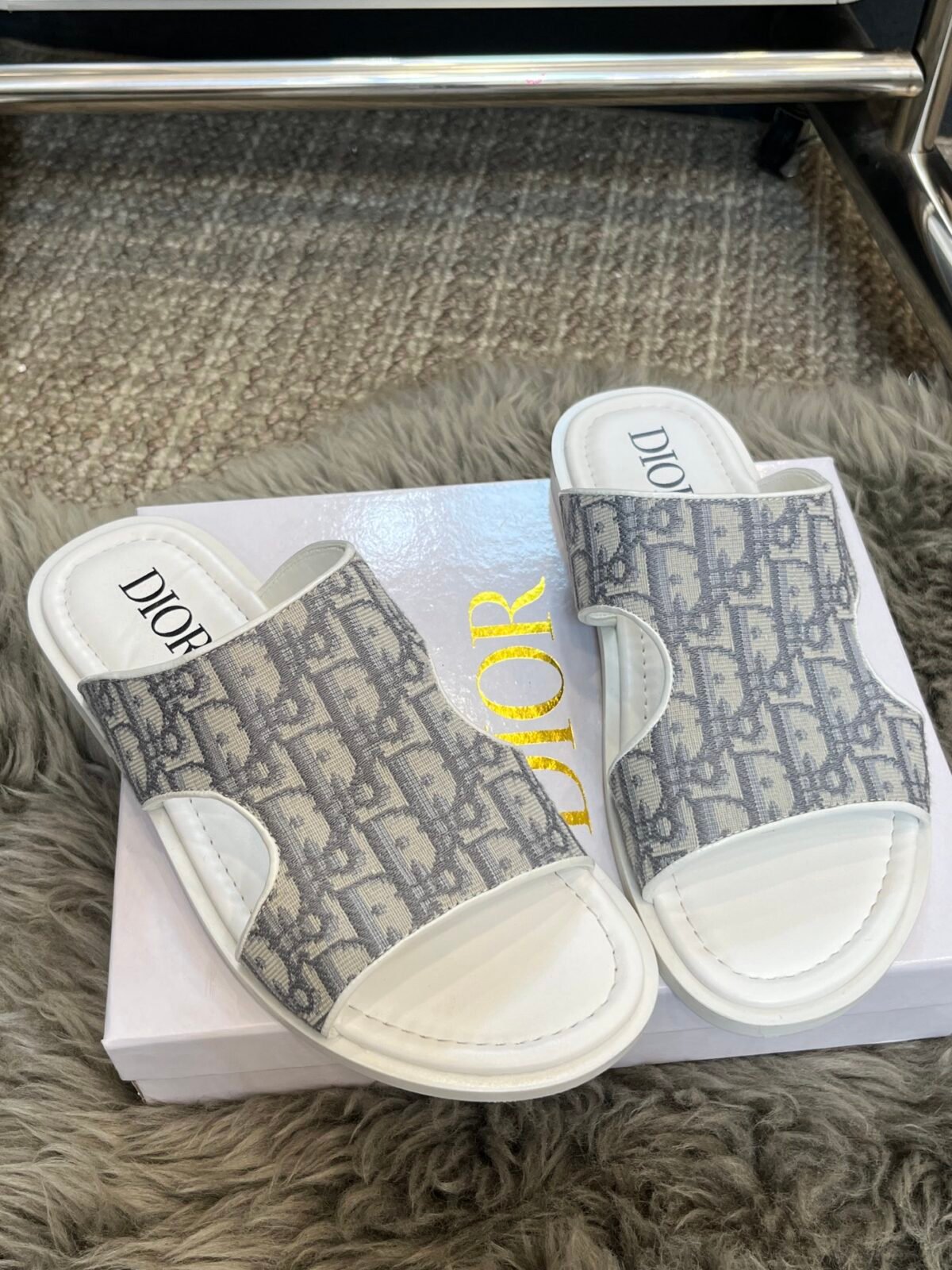 CD Dway Slides Oblique Canvas – Slides