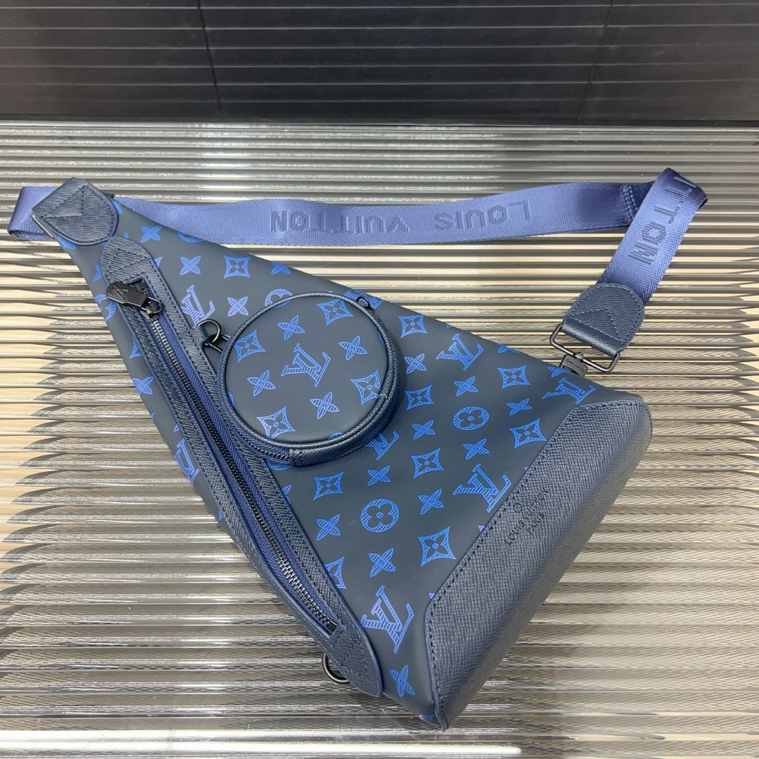 LV Outdoor Messenger Monogram Eclipse Blue - Bag - Image 4