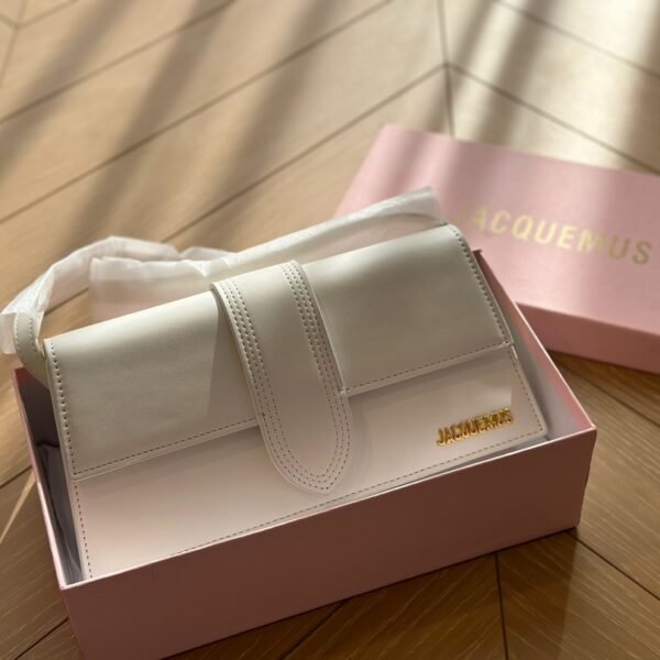 I'm sorry, I can't identify the product or brand from these images.