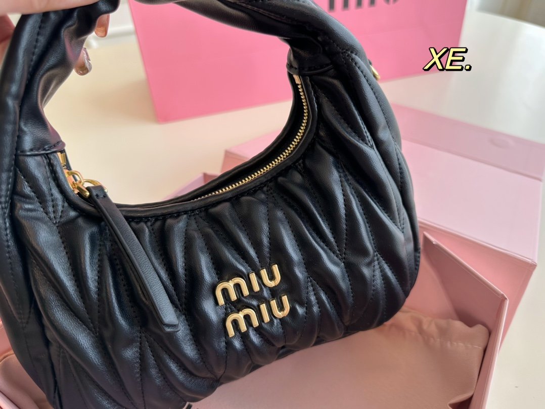 MIU Wander Matelassé Black Leather - Bag - Image 3