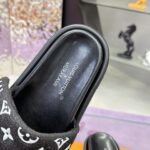 LV Waterfront Slides Monogram Eclipse – Slides