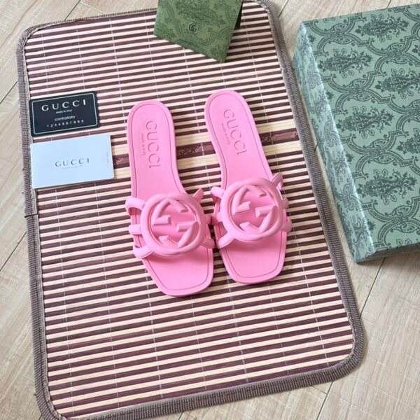 GG GG Rubber Slide Sandals - Slides