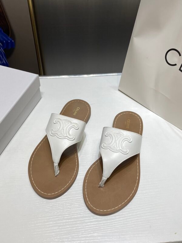 CEL Triomphe Thong Sandals – Sandales – Noir