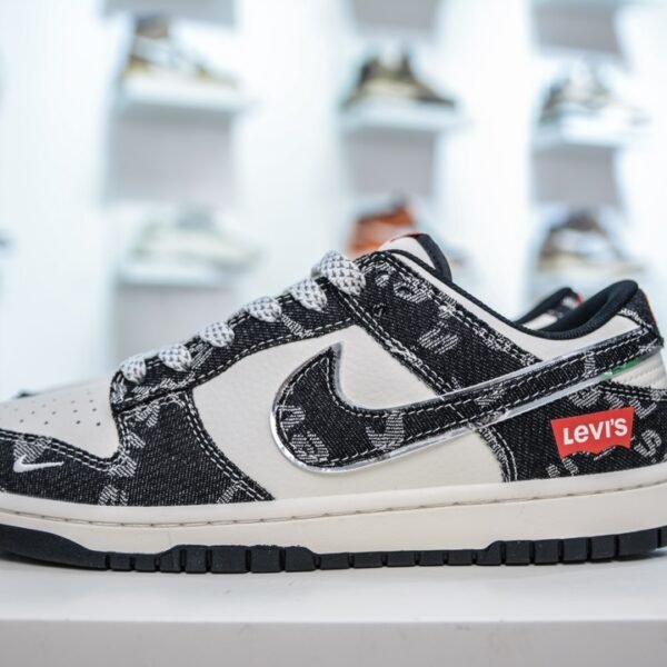 NK SB Dunk Low x Levi's - Sneakers