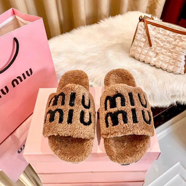 MIU Furry Logo Slides - Slides