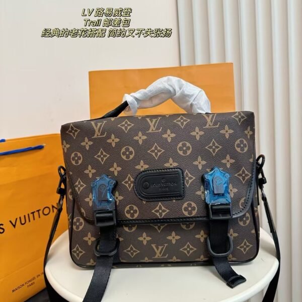 LV Outdoor Messenger Monogram - Bag