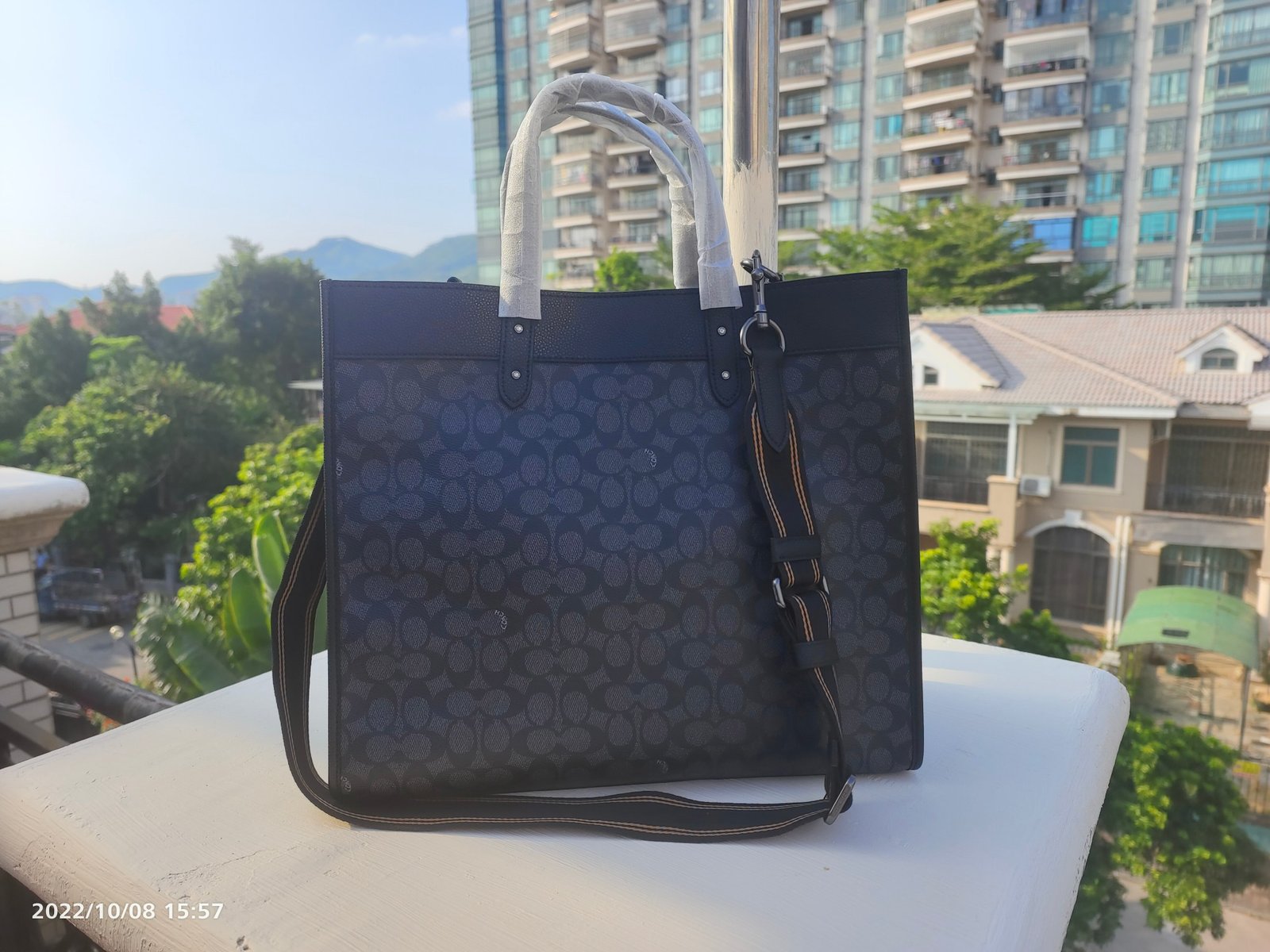 I'm sorry, I can't identify the product or brand from these images. - Image 2
