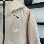 ARC Beta LT Jacket Beige – Giacca